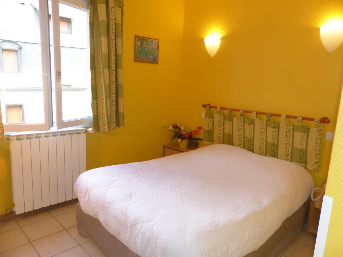 Hotel Logis Auberge De L'Isard Saint-Lary  Dış mekan fotoğraf