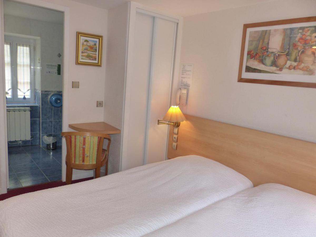 Hotel Logis Auberge De L'Isard Saint-Lary  Dış mekan fotoğraf