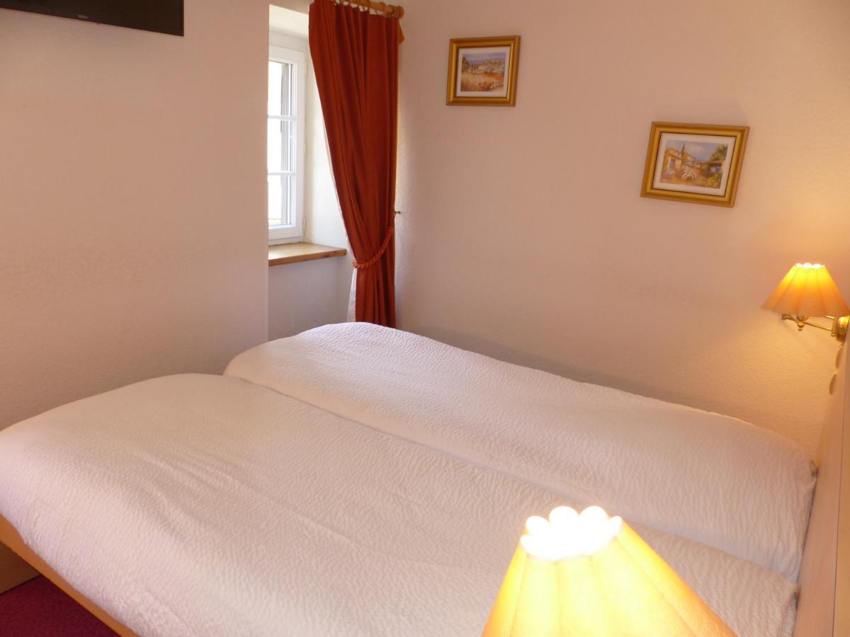 Hotel Logis Auberge De L'Isard Saint-Lary  Dış mekan fotoğraf