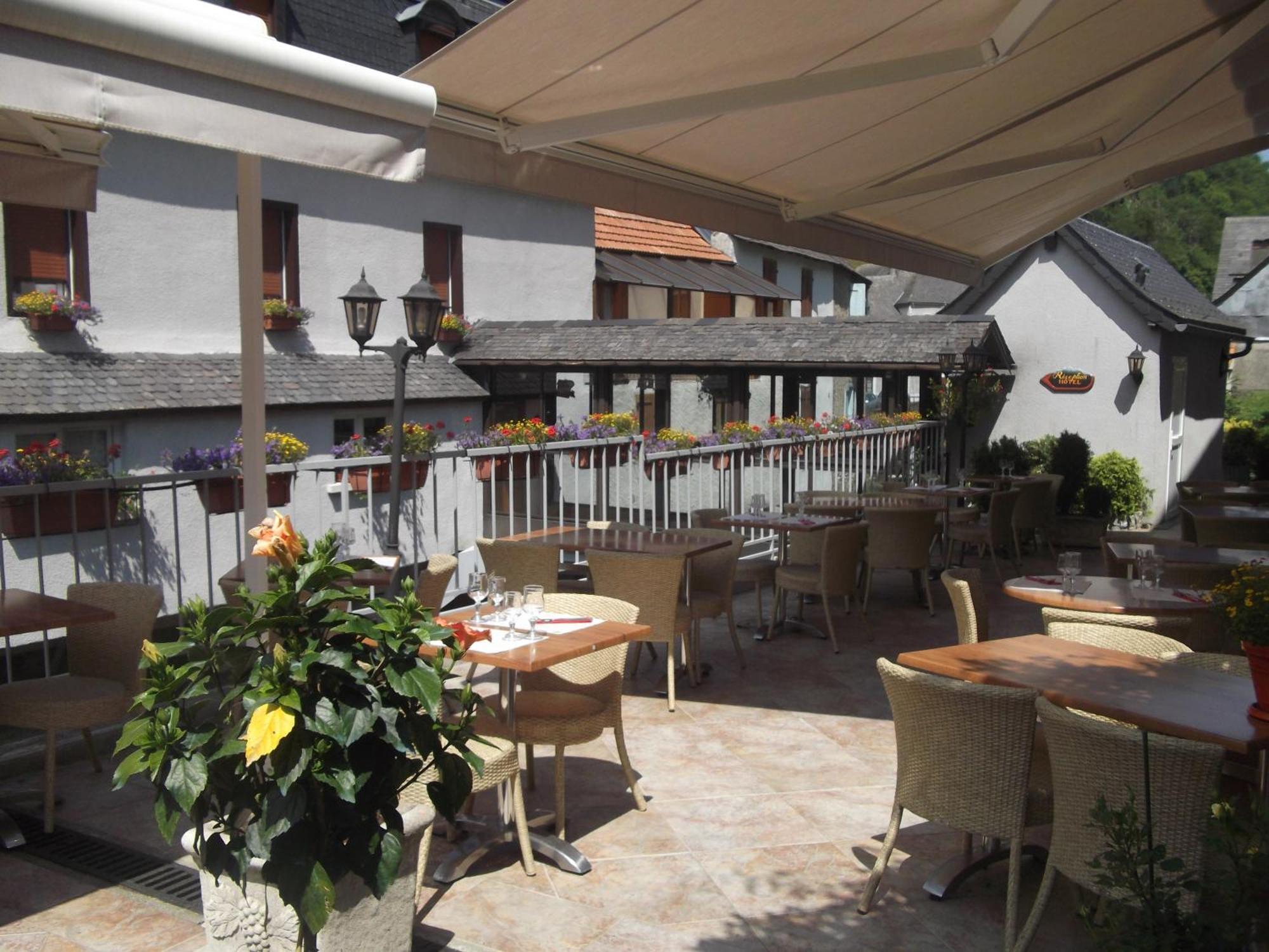 Hotel Logis Auberge De L'Isard Saint-Lary  Dış mekan fotoğraf